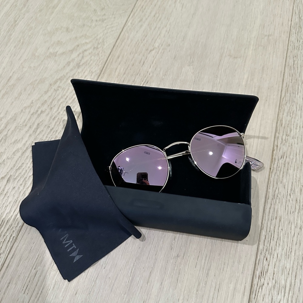 MVMT Icon oval round frames sunglasses. Pink tone. Women Sunglasses
